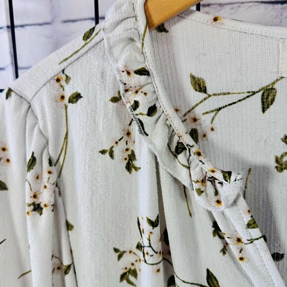 Melloday White Floral Blouse – Size 2X Ruffle Neck & Sleeves - Picture 3 of 9